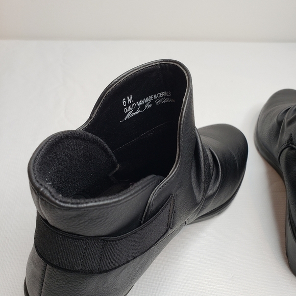 Easy Street Black Bootie Comfort Wave Pull On 6 Medium - Picture 5 of 8